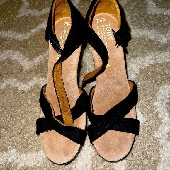 Tom’s sandals size 6.5 - Picture 1 of 5